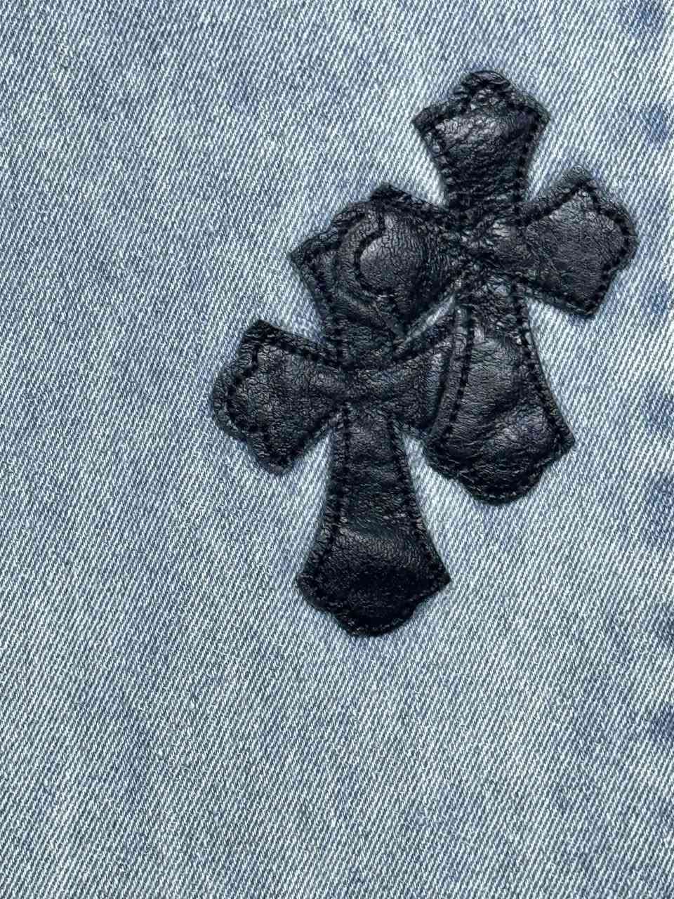 السلام عليكم ورحمة الله وبركاته اخوان
بنطرون ماركة chrome hearts عالمي ورهيب كلش بعده بالليبل الطول 42


**إذا كنت صاحب هذا الإعلان وتريد حذفه لأي سبب، رجاءا أرسل رسالة إلى الدعم الفني**