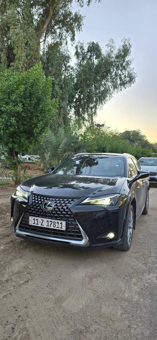 لكزز_للبيع
• موديل: 2023
 •  النوع: UX250h هايبرد
 • المسافة المقطوعة: 14 الف
 حادث  صبغ بنيد فقط وصبغ على حافة الجاملغ بدون تبديل بدون إرباك 
 • حجم المحرك: 4 سلندر 2.0L هايبرد
 • مفتاح التشغيل: بصمة
 • فتحة سقف
 • حساسات أمامية
 • حساسات خلفية 
 • لايت زينون + LED
 • بك لايت LED متصل
 •  حساسات تايرات
 •  إشارات في المرايا الجانبية
 • هاند بريك كهرباء
 • نظام ABS
 • دشبول شاشة ديجيتال
 • تحكم كامل من الستيرن
 • مقاعد جلد
 • المقاعد الأمامية كهربائية
 • تبريد قطعتين
 • نظام مانع الانزلاق
💵 السعر المطلوب  21.200 وبيها مجال بسيط
 بغداد حي الجامعة ***********
