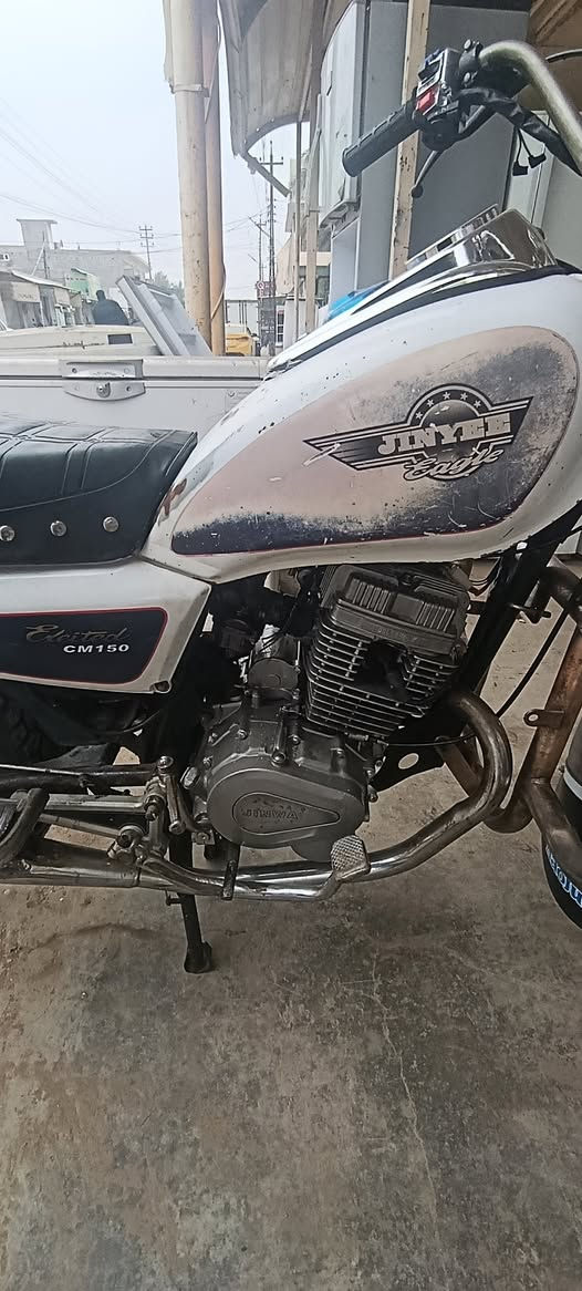 السلام عليكم دراجه جني للبيع موديل 2015 اوراق كامله السعر 350 وبيها مجال العنوان بعقوب تقاطع الساده رقم ***********
