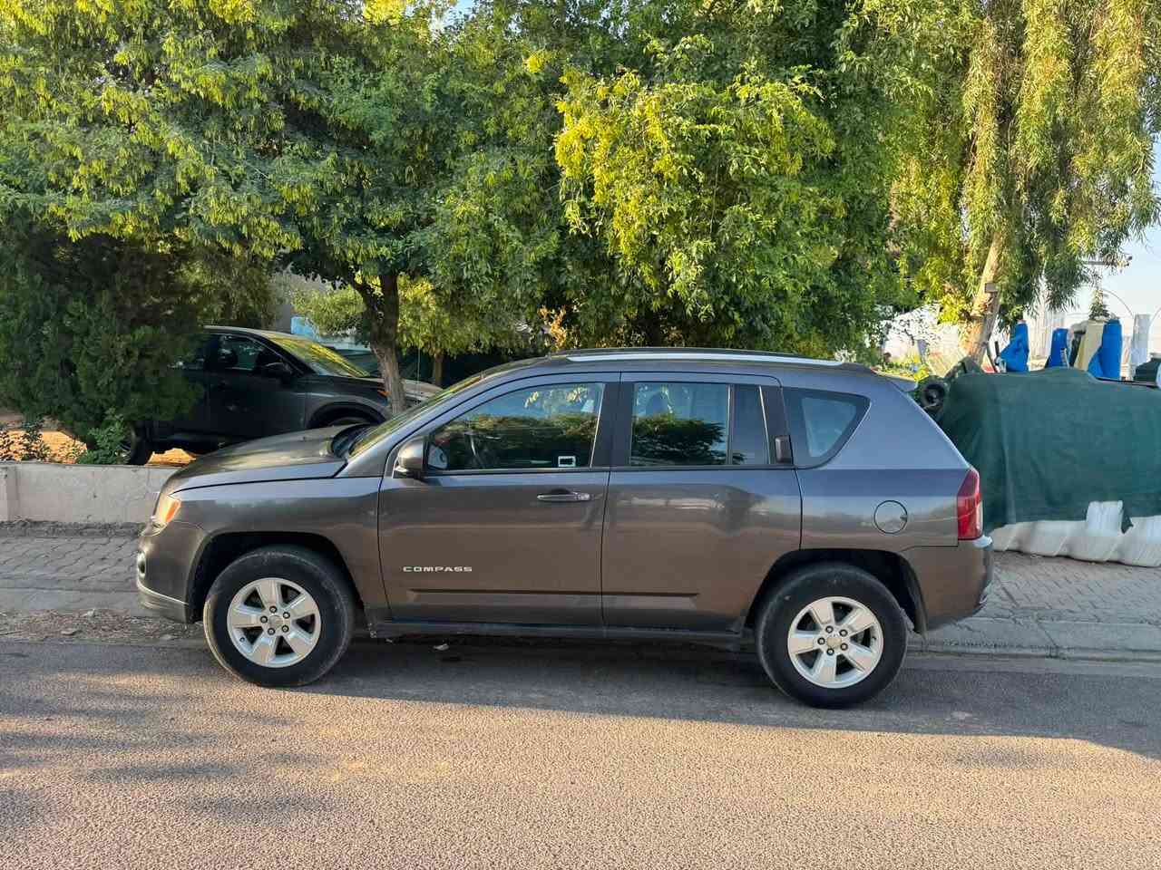 Jeep compass 2017 latitude 
رقم هەولێر 
٢ پارچە بۆیاخە بێ داخل 
ارباگ سیستم
گیرو مکینەو کارەبای شەرتە 
بێ داخلە پێشو پشتی کەپسە سعری 88 ورقە 
شوێن سەیارە هەولێر 
رەقەم و سەنەوی نوێیە 
***********
***********
…….
Jeep compass 2017 
Latitude 
رقم اربیل 
بیها ٢ قطعە صبغ بدون داخل 
ملان سیارە اربیل 
گیر. و محرک وکهربائی کل بشرط مکان سیارە اربیل 
سیارە باسمی وسنویە جدید 
***********
***********
