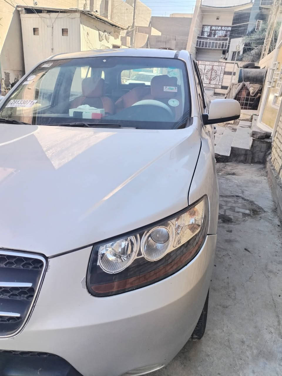 سنتافي أدوات  موديل 10 كصته جنطة كاز انسى الصرف اقتصادية إلى أبعد الحدود متومة بها سنويه وحصة كاز مكان البصرة لون سلفري تخم اطارات جديدة محرك جديد حدادية طوبة كير نظيف جدآ تبرد ثلج دوشمة سياره جاهزة لمعرفة تفاصيل أكثر اتصل على الرقم *********** به واتساب السعر ٥٣ $وبها مجال ان شاء الله
