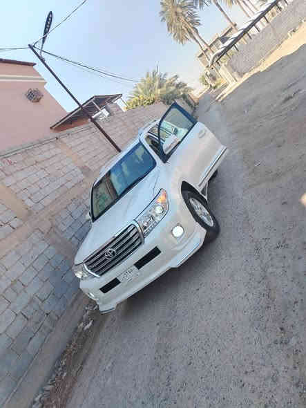 السلام عليكم لاندكروز ٢٠١٢ شركة جيهان محرك ٨ سلندر ٤٦٠٠ رقم بغداد تحويل مباشر سياره جديده وجاهزه من كلشي مابيه اي نقص ومكفوله من الصبغ بيه فقط شخط اصغير موضح بالصوره والسونار هم موجود السعر ٣٠٥ جوه السوك علما السياره بدون فتحه 
***********
