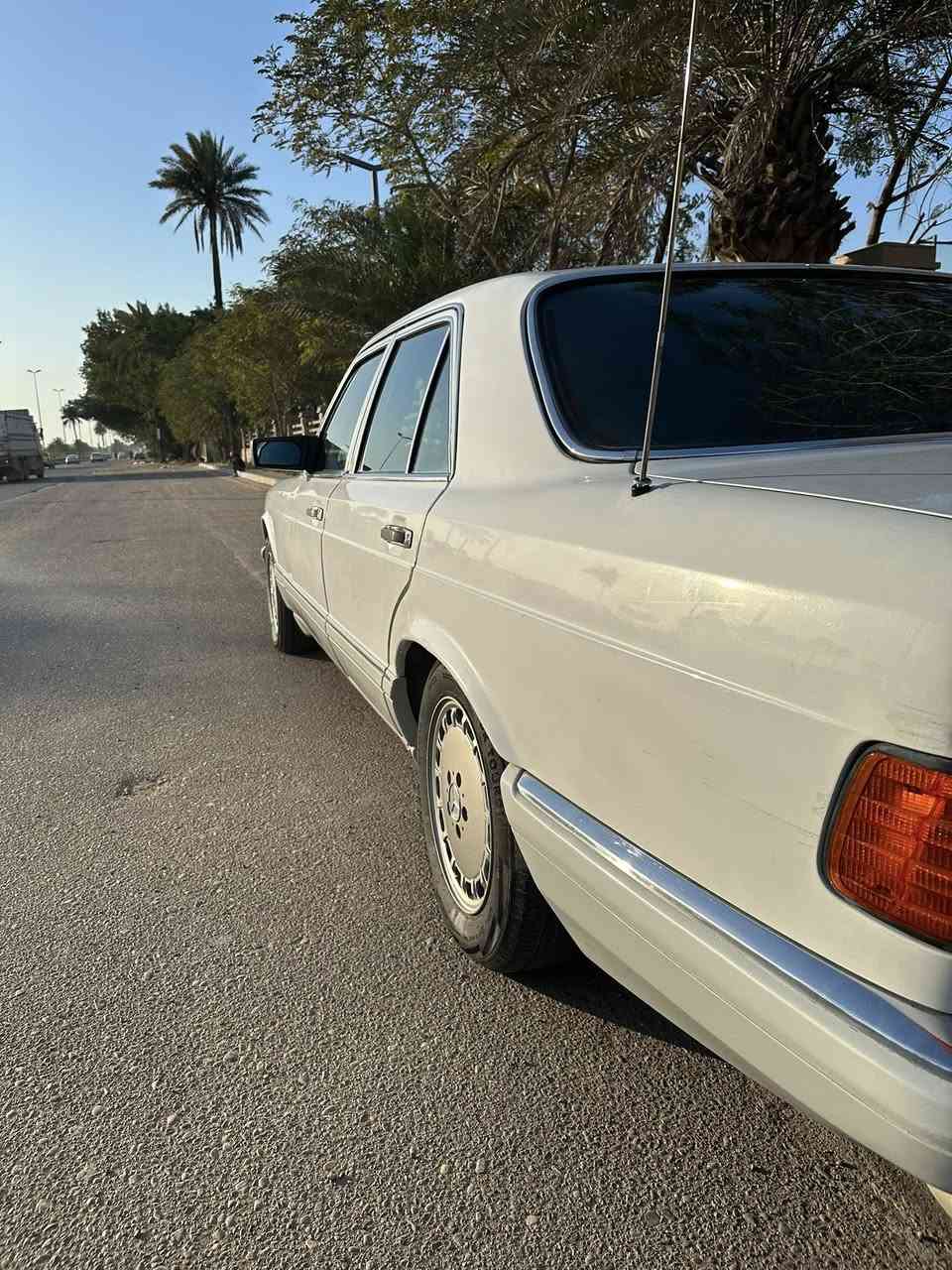 سلام عليكم مارسدس 300se موديل 1987 مسجله 1986 رقم بغداد بسمي سنويه لل2030 مكينه كير منضومه تبريد منضومه بانزين قبل فتره كلهن بدلتهن مال وارد كهربائياتها كلهن شغالات حتى جطل مابيها تخم تاير وتخم ويل هم مبدله جديد بيه نقوصات بسيطه السعر 60$ وبيها مجال كلش قليل بعد مشوفها يعني انزلك مال نقوصات 
عنواني بغداد/ كربلاء/ اربيل 
***********
