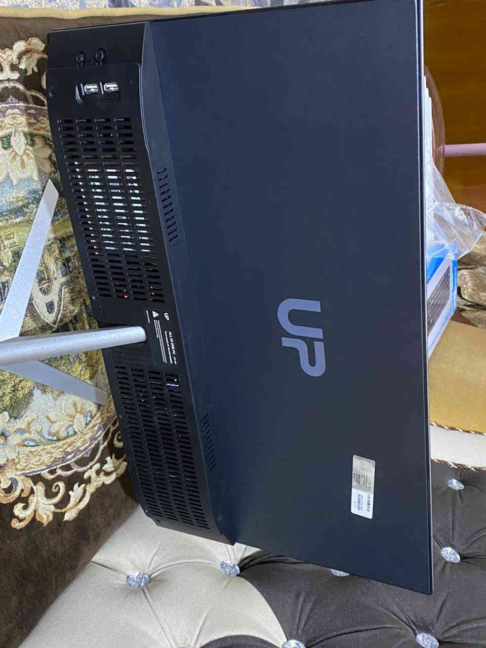 شاشه لبيع
ذاكره512
عشويه 12
منصب على ندوز 10
مع كيبورد و موس 
سعر 400الف وبي مجال قليل جدن
من بغداد حي نصر 
*********** بي وتساب و تصال
