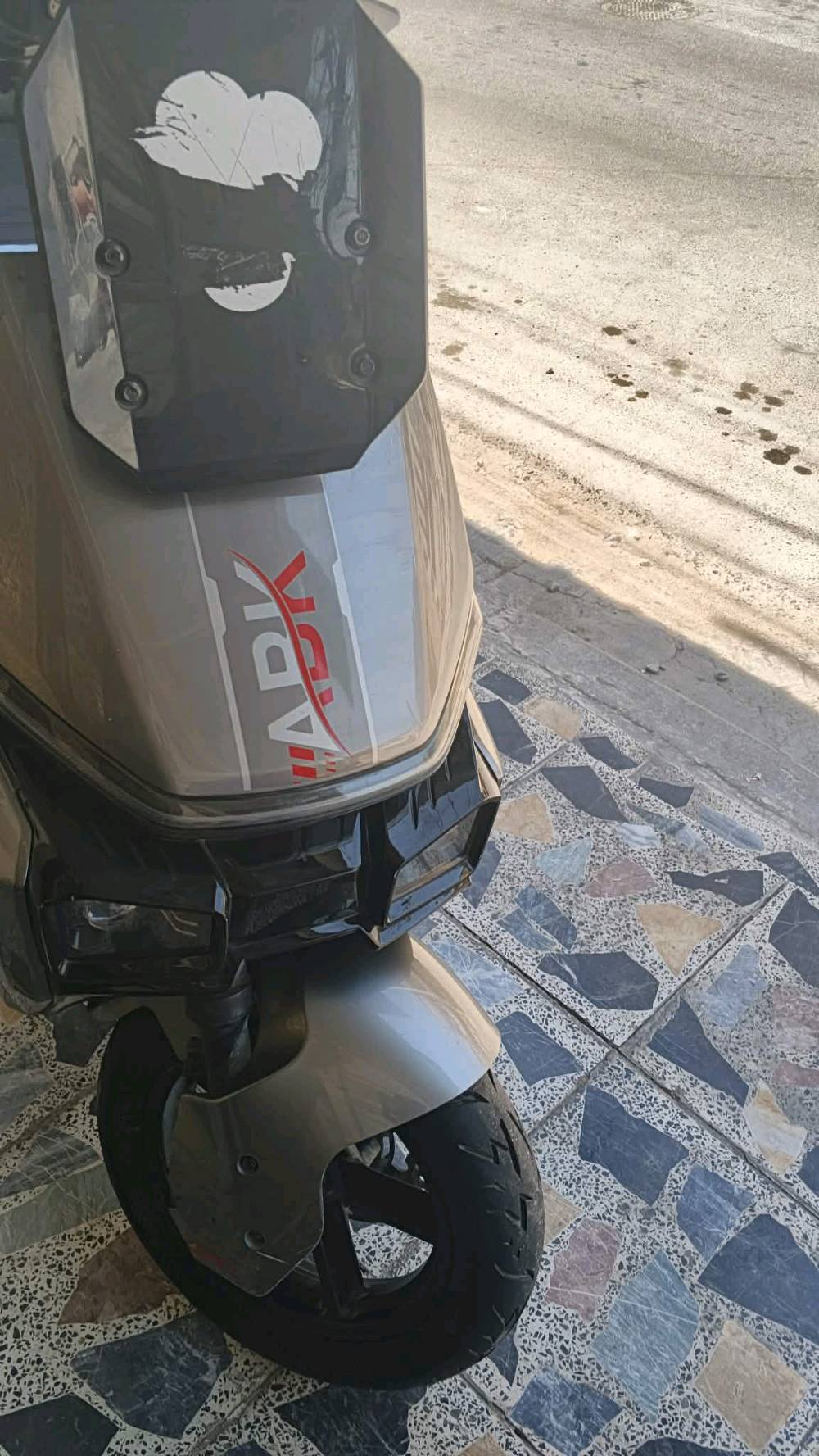 سلام عليكم درجة شحن الملكه للبيع نظيفه بطاريت عدد 6 ملف 2000 سعر درجة 900 المنطقة صليخ رقم الهاتف ***********