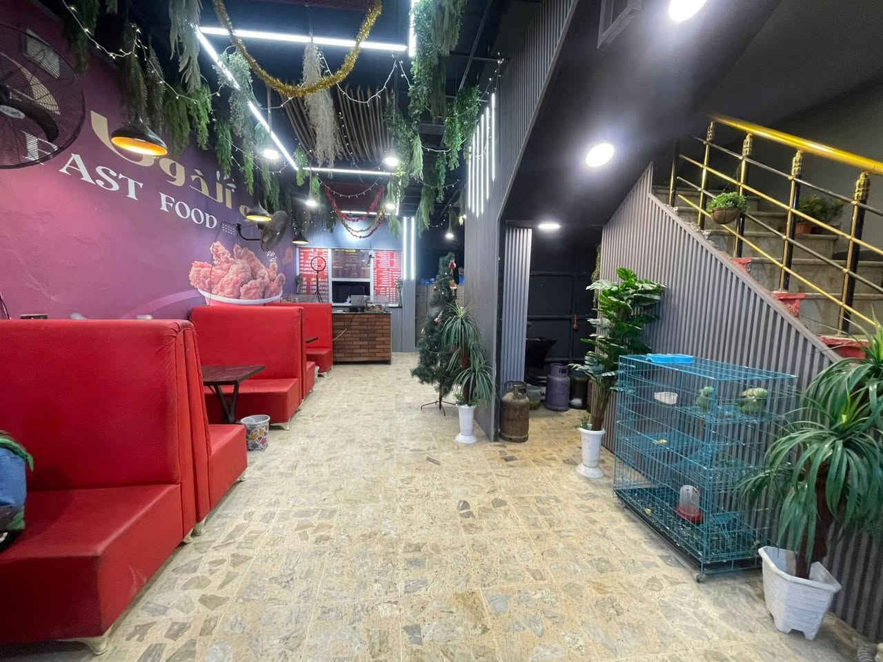 #هام_جدآ_فرصة_استثمارية
#للبيع_او_شريك_يكون_ابو_مصلحة_ويلزم_المطعم
سبب البيع غير متفرغ +قليل خبرة بالمطاعم
#مطعم_ابو_الذوق_چگن
#العنوان_العبيدي_حي_الرئاسة_شارع_20
مطعم شغال واسم معروف داخل المنطقه 
الشارع تجاري جدآ جدآ 
حركة ممتازه 
كادر متكامل 
مكائن ومعدات المطعم كاملة
المطعم يقدم 
جميع انواع السناكات والاكلات الغربيه والايطالية
وجميع الاكلات الشريقة من الدجاج المشوي والقوزي 
وصواني العراوي  بجميع اشكالها واحجامها 
المطعم يحتوي على صالة ارضية بالطابق الارضي +مطبخ تجهيز كبير+ مطبخ تحضير اولي
الطابق الاول صالة عوائل + طاولات اعياد ميلاد + حاجز العاب اطفال+ مكتب خاص لادارة المطعم 
الطابق الثاني _منام للكوادر مجهز بلوكرات وجرابي عدد ٥ طابقين 
+سطح كبير تابع للمطعم 
ضمان شغل المطعم تجي تكعد بي من الصبح لليل وتشوف البند مال مطعم خير من الله والمنطقه يحبون المطعم 
تكدر تطلع على المطعم من خلال الحسابات 
تيك توك >>
https://www.tiktok.com/@abu_al.dhawq_chicken?_r=1&_t=ZS-92a9eIoWhbE
انستا >>>
https://www.instagram.com/abu_al.dhawq_chicken?
igsh=MWdiYnk4cnQxOXl2aA==
ارقام الدلفري مع المطعم وفعاله 

المطعم معروض بسعر مناسب جدآ 
للاستفسار التواصل ***********
