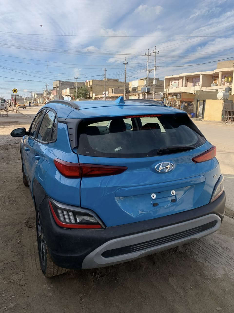 السلام عليكم
هونداي كونا موديل 23 بسمي بدون رقم منفيس بسمي صور الحادث بل منشور جاملغ وباب ونص جنطة بدون تبديل السيارة ماشية 30 الف مواصفات السيارة 
شاشة كامرة 
راداد امامي خلفي 
تحديد مسار 
فور ويل 4x4 
تدفئة بل كشن 
فول تحكم ستيرن 
لد امامي 
وبعد بيها مواصفات محرك 2000 دوش السعر 138 وبيه مجال مكاني بغداد حي آور ***********
