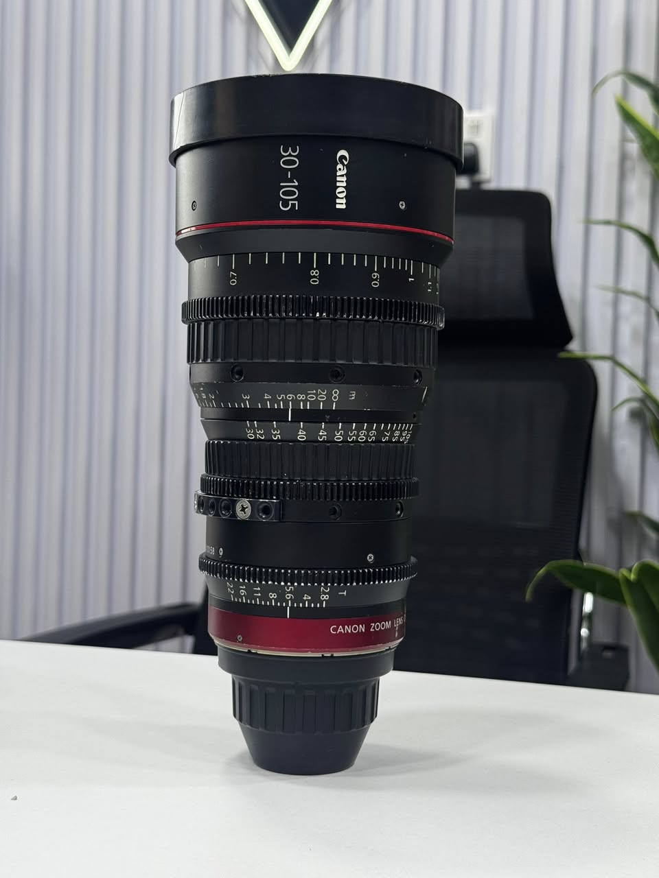 سعر خاص فقط
نرخ نامه بنيره
#daste_dw_مستعمل
——————————-
#canon CN-E 30-105mm T2.8 L SP
Telephoto cinema lens PL mount
—————————————————
Clean 85%
***********-***********
