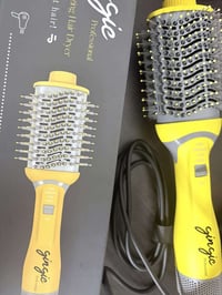 فرشاة حراريه • ١٢٠٠ واط • مستعمله مره