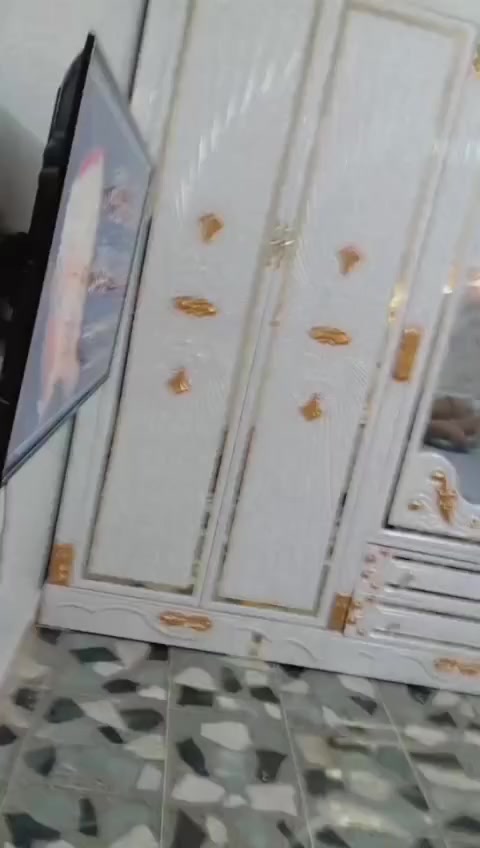 غرفه نوم كامله حجم كبير / بمليون ونص وبيه مجال / ***********
