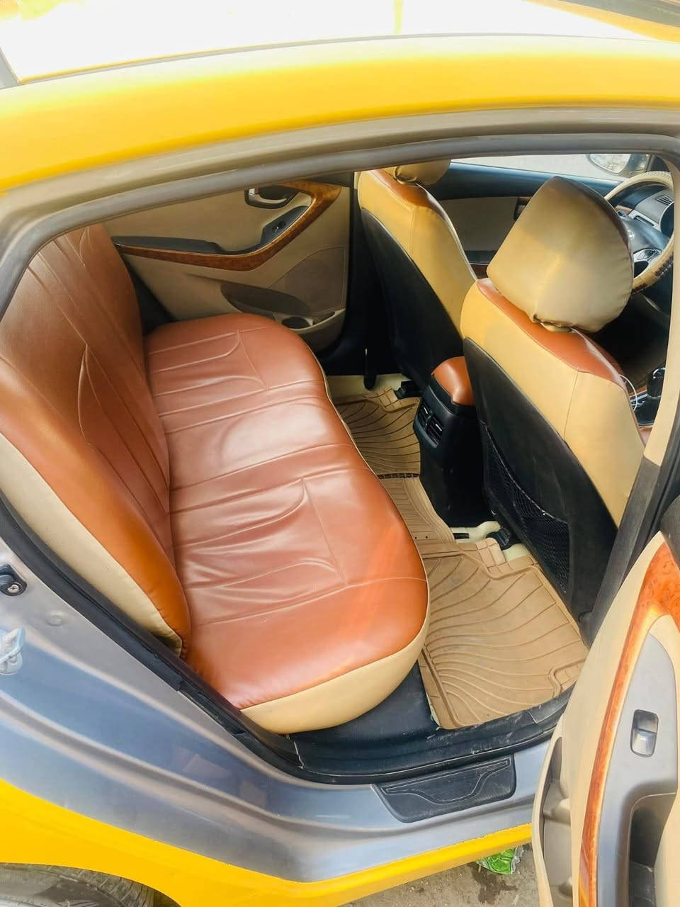 السلام عليكم...النترا خليجي ٢٠١٥ فول مواصفات ١/١ GLS وياها منظومة غاز + السونار مرفق بالمنشور بأسمي تحويل ثاني يوم السعر 120$ مكان السيارة الرمادي رقم الهاتف ***********
