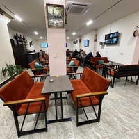 للبيع جلسة ثنائية عدد ١٥ جلسة الجلسة الوحدة مكونة من ٢ قنفة وميز للاست...