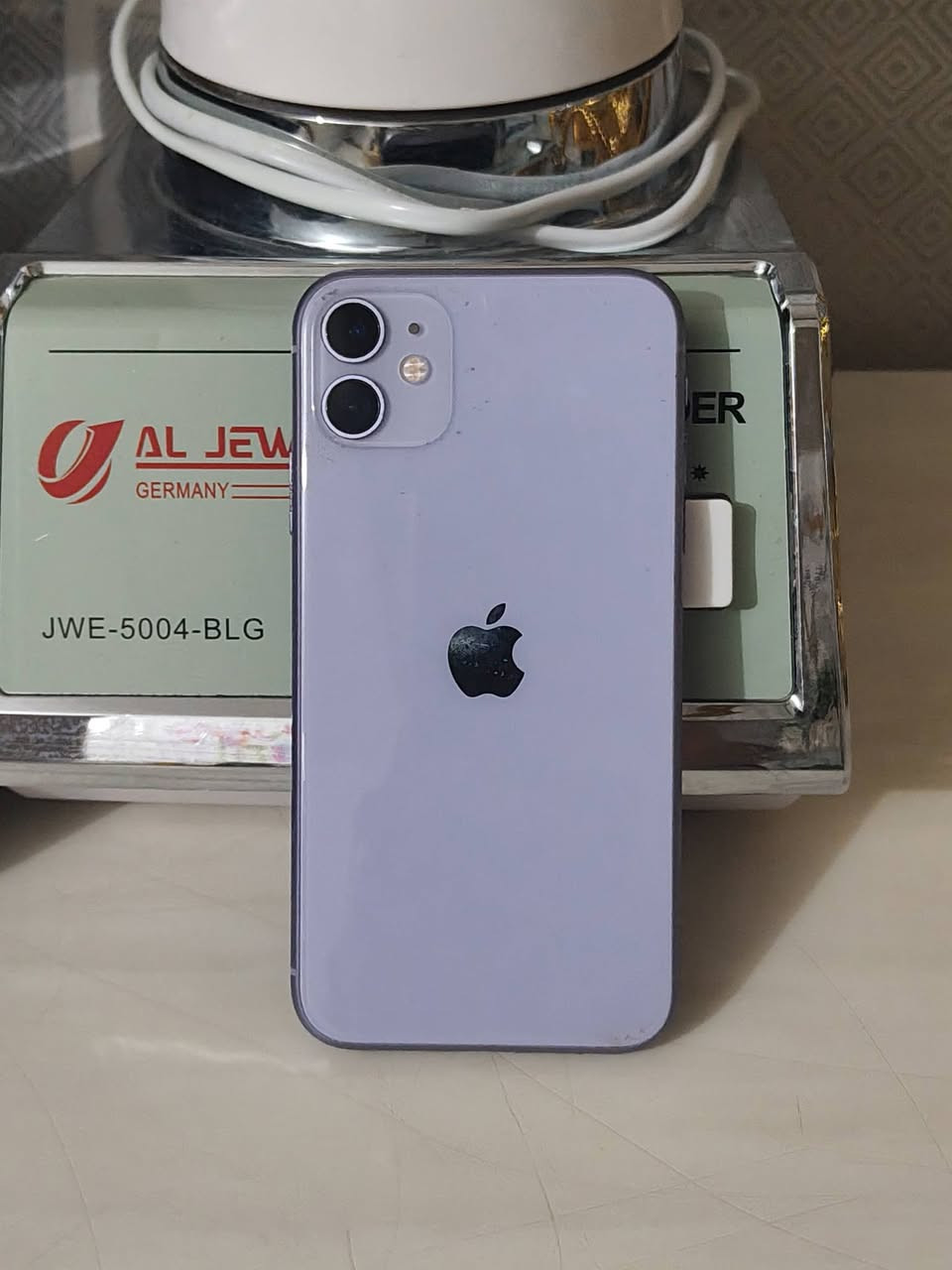 ايفون 11ذاكره 46اللون مميز فقط بطاريه مرفوعه والجهاز مكفول السعر 200مكاني الشعب***********
