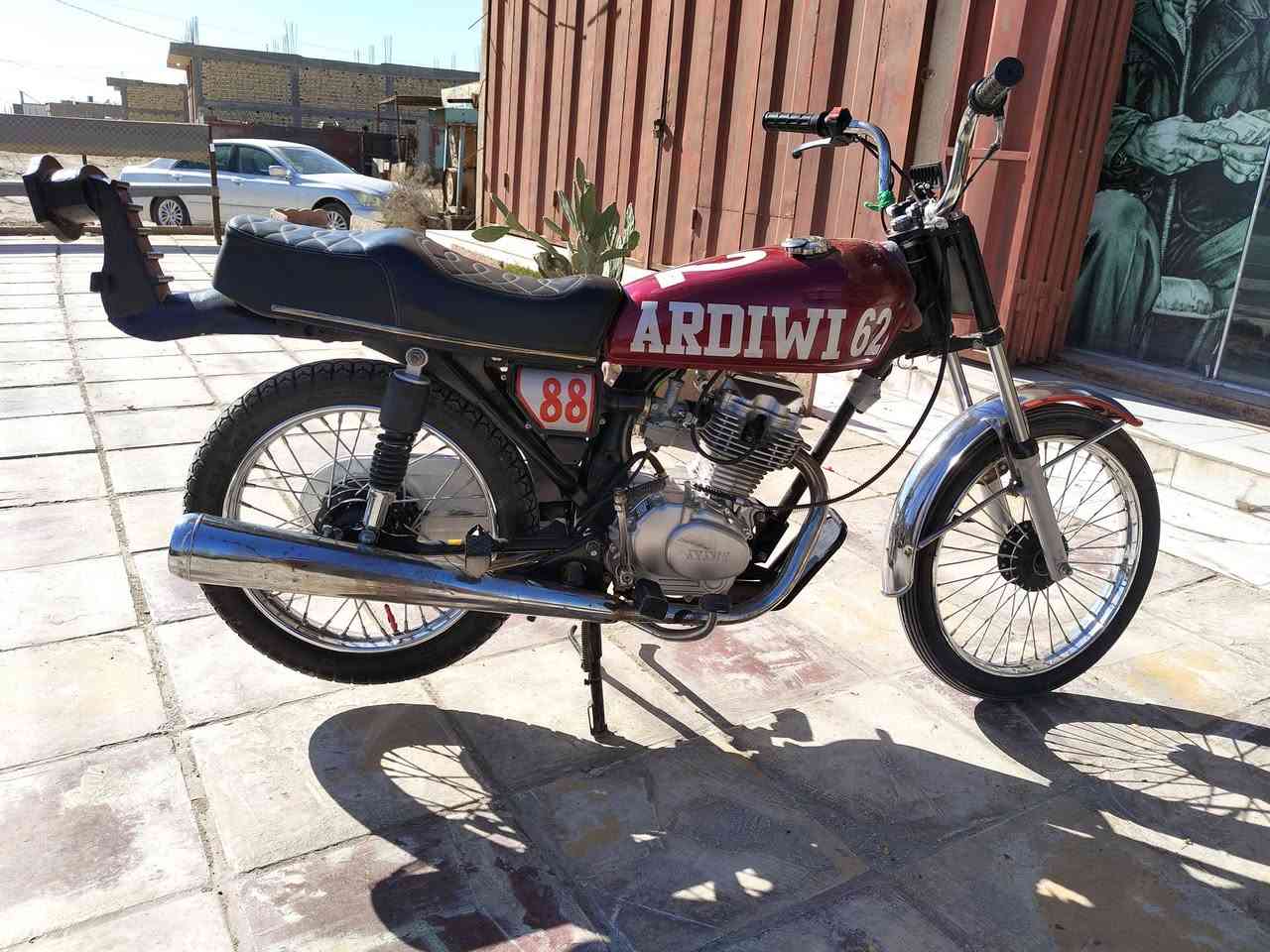 دراجه للبيع نامه موديل 2024 مكفوله ما مفتوح بيه برقي أدوات ادوات السعر 650وبيه مجال المكان الناصرية سيد خيل الرقم ***********
