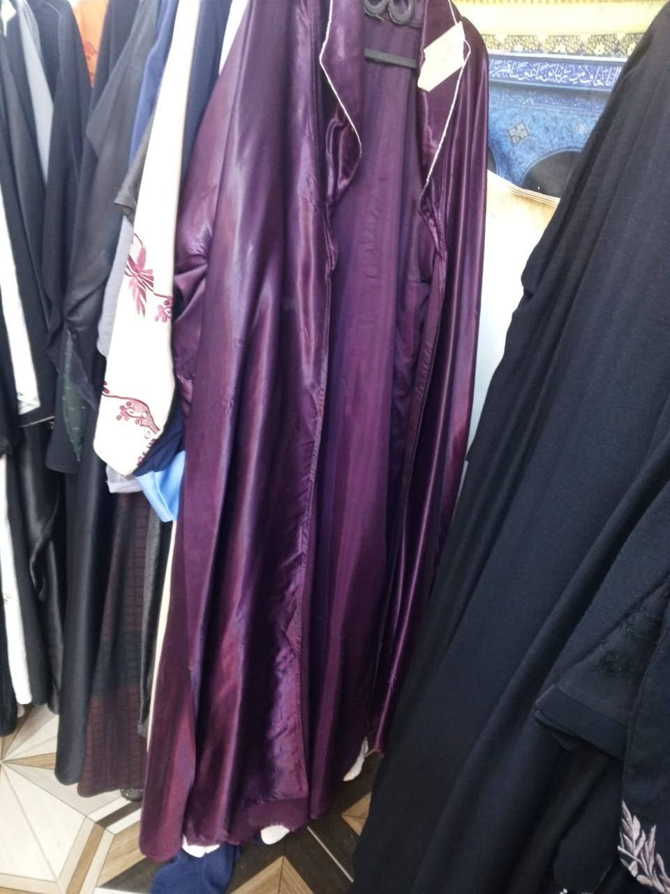 سلام عليكم
شلعه مال عبايه وبشت كويتي شرط الفحص وبسعر جدآ مناسب 
تفاصيل اتصل على رقم 
‏‪***********‬‏
