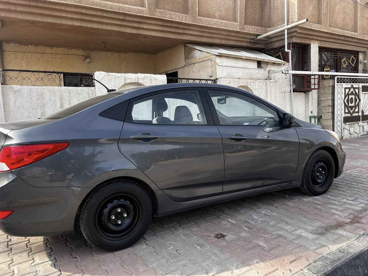 اكسنت موديل 2012
وارد كندي 
مواصفاته 
تحكم استيرن 
 كامرا 360 
 حساسات 
 مانع انزلاق 
 نظام اقتصادي ECO
مكينة 1600 GDI 
منظومة تبريد جديده
سنويه جديده
بيه بنيد مبدل   ودعاميه
 وطخات بارد خفيفه
السعر ٨٦ ورقه 
بيه مجال بسيط  
مكان السيارة كربلاء 
078102020


**إذا كنت صاحب هذا الإعلان وتريد حذفه لأي سبب، رجاءا أرسل رسالة إلى الدعم الفني**