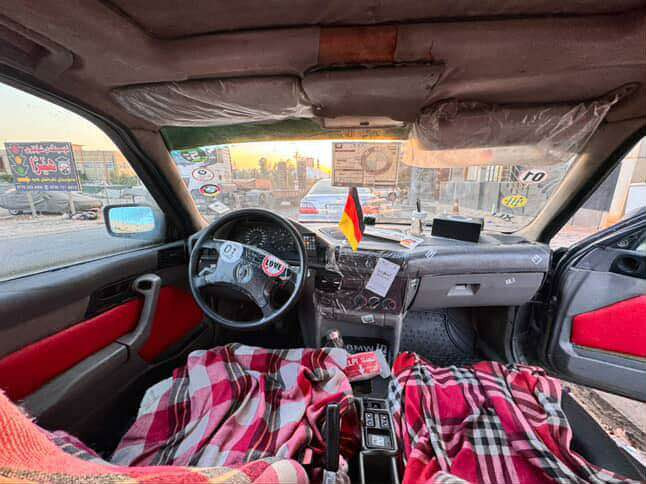 Bmw E34
مەکینە 525 هەفتەیەکە خستومەتەسەری 
ماشەڵا زۆر زۆر بەقوەتەو گێڕعادیە کلاجی سەقەڕی لەسەرە
کوشن جڵدو لایت ئەڵقە دوجام کارەبا سڵاید 
مۆدێل 1994
سەیارەکە علوجە ماڵی مەدەنیو دزیاری بەشەرت
چورتایەی تازەی لەسەرە
دەعامی پێوەیەو سەوتی ساڵۆنسای  بیلادە
 ئاڵوگۆڕو قیستو قەرزم نیە 
سعری 19گەڵایە
تکایە موشتەرینی نامە مەنێرە لەگەڵ ڕێزم
0772 105 6756 السليمانية, العراق
