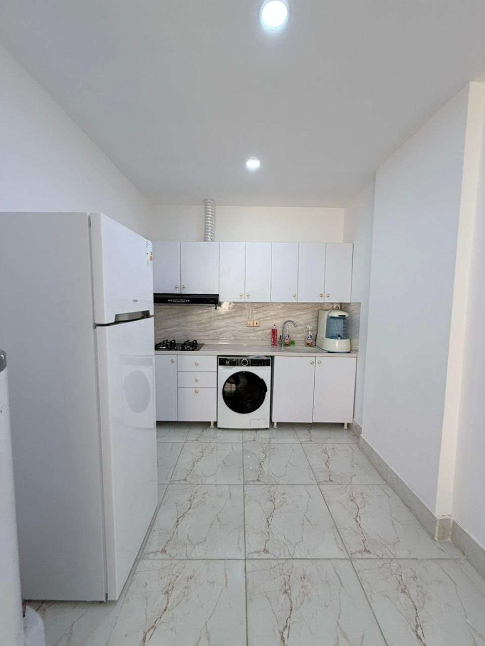 شقه موثث كامل نظام نقد و اقساط 
للبيع في باك لاند
مساحه ١٠٥متر 
غرفتين نوم موثث كامل
للمزيد من معلومات راسلني عل واتساب ***********
