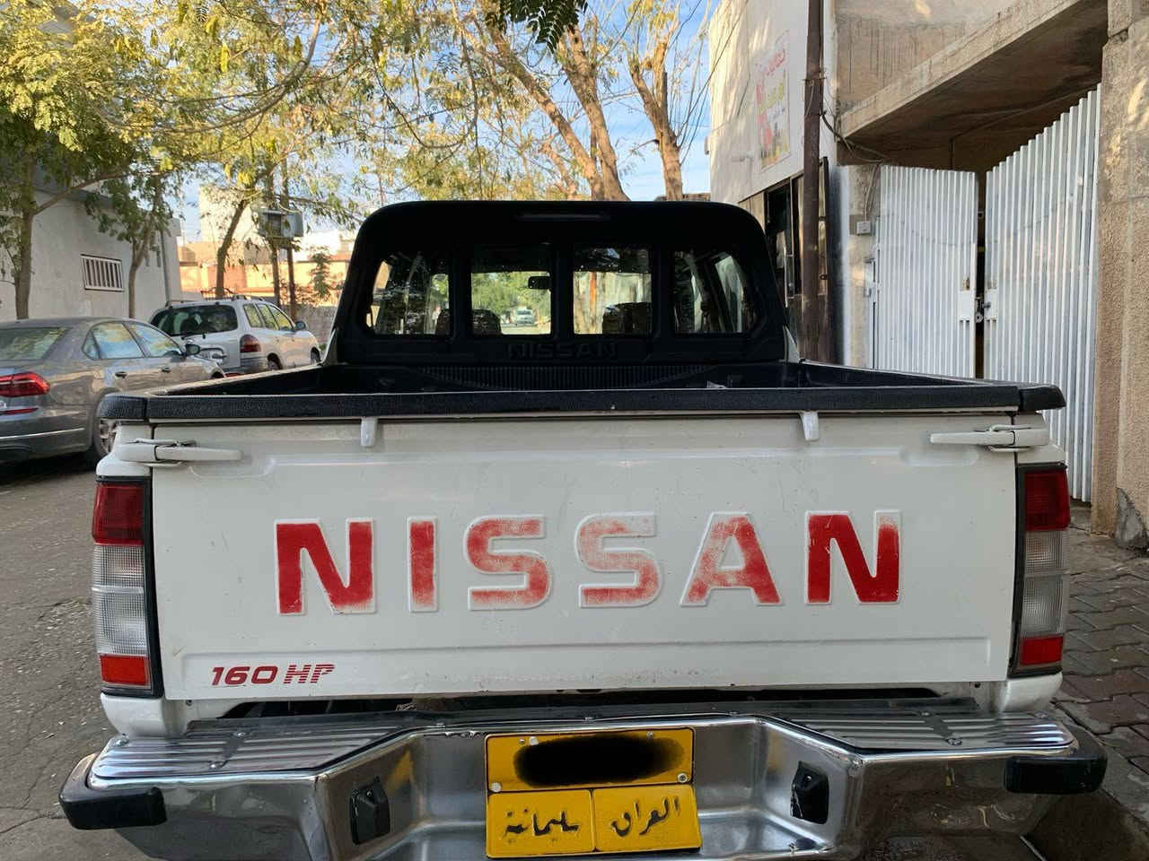 🚗 نيسان بيك أب (دبل قمارة) موديل 2008 - نظافة وتجديد كامل
السيارة بحالة ممتازة وجاهزة للاستخدام، تم الاعتناء بها من ناحية المظهر والأداء.
⚙️ المواصفات الفنية:
• المحرك: 4 سلندر، سعة 2.7 (اقتصادي وعملي).
• ناقل الحركة (الكير): بشرط الفحص (نظيف جداً).
• المحرك: بشرط الفحص.
• اللون: أبيض (مظهر خارجي مميز ونظيف جداً).
✨ الإضافات والتحديثات الأخيرة:
• الإطارات: طقم 4 تايرات جديدة تماماً.
• الويلات: مصبوغة حديثاً لإضافة لمسة جمالية للسيارة.
• الداخلية: تغليف كشنات جديد (درجة أولى).
• البدي: السيارة نظيفة جداً، توجد قطعة صبغ صغيرة جداً في "البونيد" فقط (للفائدة والمصداقية).
📍 الموقع والسعر:
• المكان: كركوك - حي واسط (1 حزيران).
• السعر المطلوب: 135 ورقة (13,500$) وبيه مجال بسيط للشراي الطيب. للاتصال ***********
