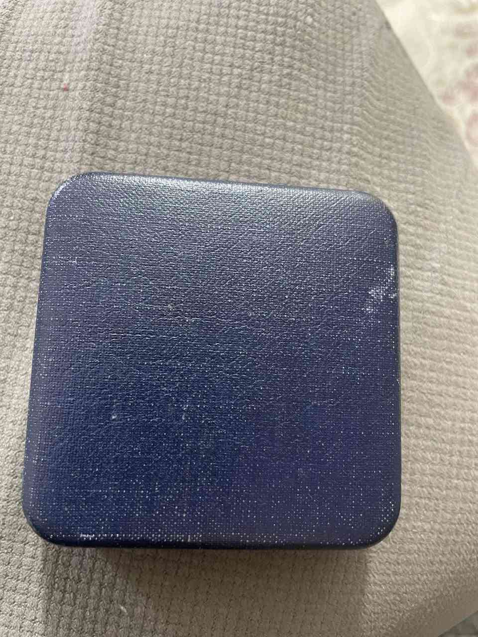 بالعلبه الاصليه الوزن  اكثر من ٣٣ غم مزاد ليوم غداً العاشره ليلاً 
البدايه  ٥٠ $


**إذا كنت صاحب هذا الإعلان وتريد حذفه لأي سبب، رجاءا أرسل رسالة إلى الدعم الفني**