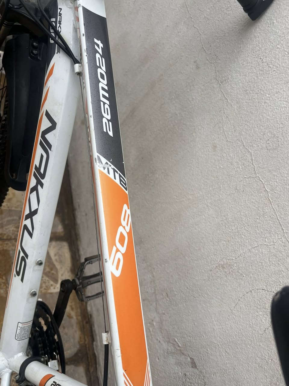 السلام عليكم
بايسكل للبيع بالة اصلي مو صيني 
 سعره 100الف وبي مجال
اربيل


**إذا كنت صاحب هذا الإعلان وتريد حذفه لأي سبب، رجاءا أرسل رسالة إلى الدعم الفني**