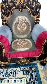 تخم ملكي • ١٠ مقاعد • التاجي