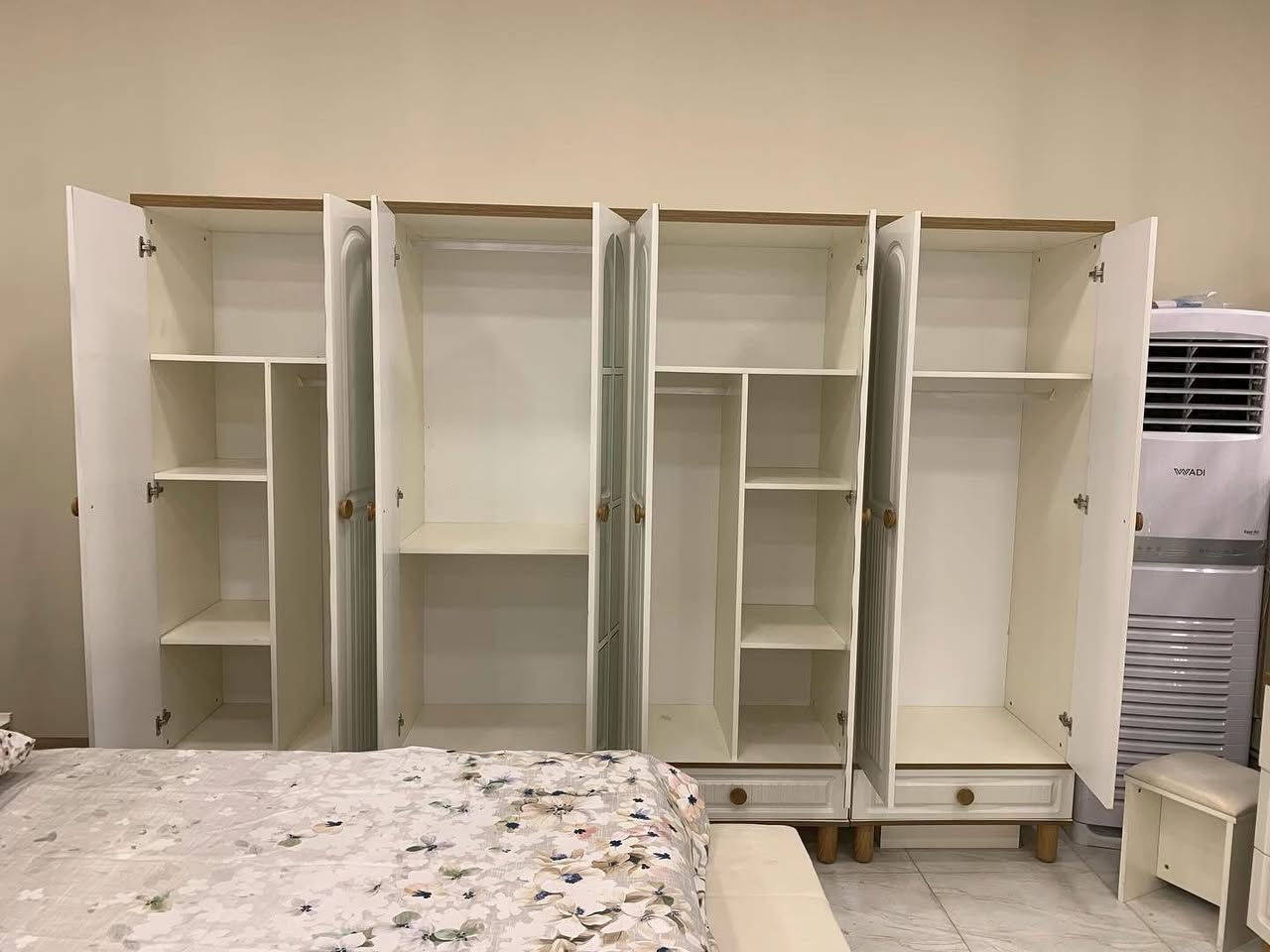 🛏️ موديل سينار

 • عدد القطع: 10
 • الكنتور مع الملحق: 3 متر
 • السرير مع الكومديات: 3 متر
 • سرير مخزن
 • شازلون مخزن

📩 للطلب أو الاستفسار: راسلوا الصفحة أو تواصلوا عبر الرقم:
📱 *********** (واتساب متوفر
