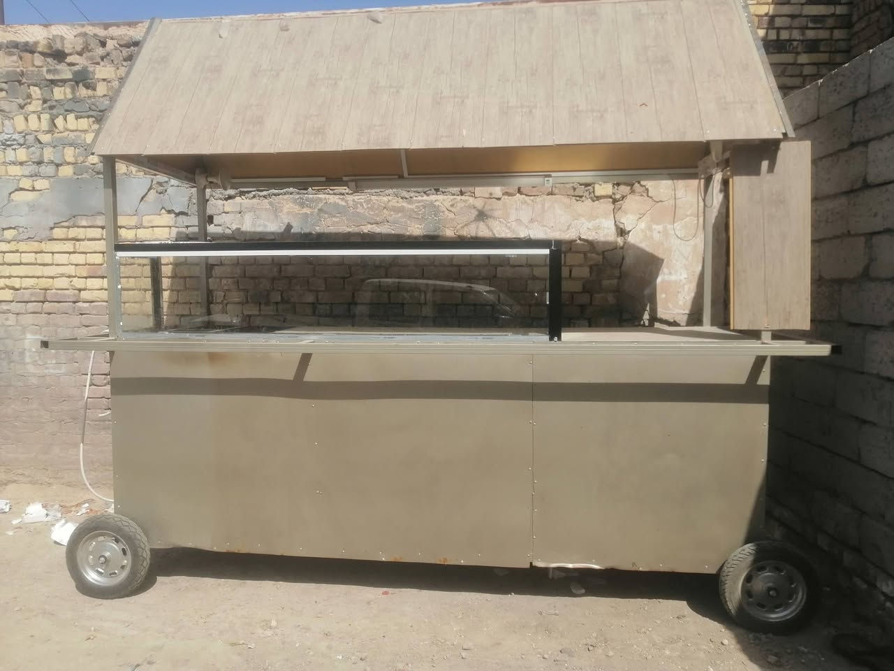 عربانه ماكولات البيع السعر 300الف وبيهه مجال اطيك غراضهه كلهه ***********
