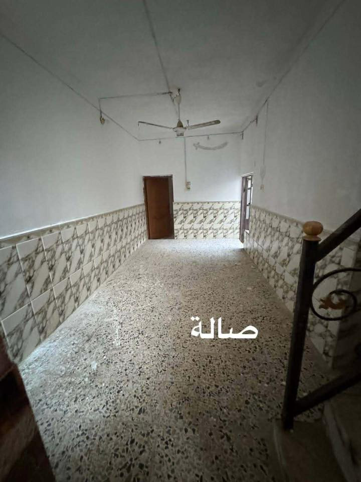 دار للاجار 

موقع : شارع المطار القديم قرب مدارس القصواء مقابيل مخبز الامام الحُسين 

يتكون البيت من استقبال وصاله وغرفه وصحياا داخليه وخارجيه طابق واحد 100 متر 

اجارة 200 
رقم الهاتف ***********
