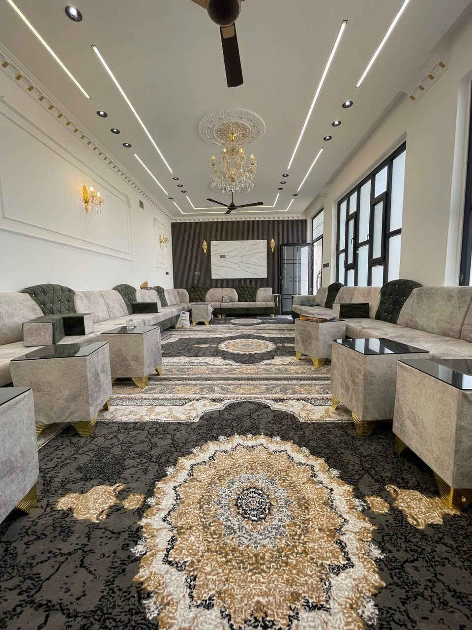 سلام عليكم يوجد
بيت مساحة 360 متر طابق واحد بناء حديث  للبيع 
شوارع ١٠متر 
يتكون البيت من غرفتين نوم وصاله وستقبال 
ومطبخ حار بارد وصحيات داخليه خارجيه 
 البيت  جاهز للسكن 
طابو  زراعي 25
 التحويل من ابو السند مباشر - قرار محكمة
 متوفرة كافه الخدمات (تبليط ♦️ماء ♦️ كهرباء♦️ مجاري) 
 الموقع كربلاء مجمع نجمة كربلاء 

 اللاستفسار اكثر اتصل على الارقام التالية
***********
حيدر الغراوي للعقارات والمقاولات العامه 
 
 #عقارات_للبيع #العراق #حي_العباس #فولو #اكسبلور #متابعين #بساتين #البصرة #كربلاء #بغداد #كربلاء_الحسين #بيع #كربلاء_المقدسة #عقار #عقارات #فولو #دعم #متابعة #سبحان_الله #تعليق #لقطة #للبيع #القران_الكريم #بيت #اكسبلور_فولو #يالله #اكسبلور_explore #استغفر_الله #استثمار #عقارات_كربلاء
