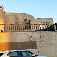 ٣ شبابيك • طابق ثاني • باب سلايت
