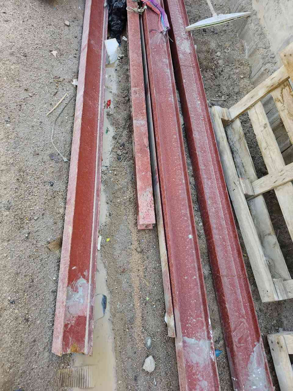 يوجد شيلمان للبيع
النظافة 90٪ شيلمان نظيف 
طول لوحده 4 متر 
نضافه كدام عينك 
مكان ابو الخصيب محيلة  
تواصل ***********
