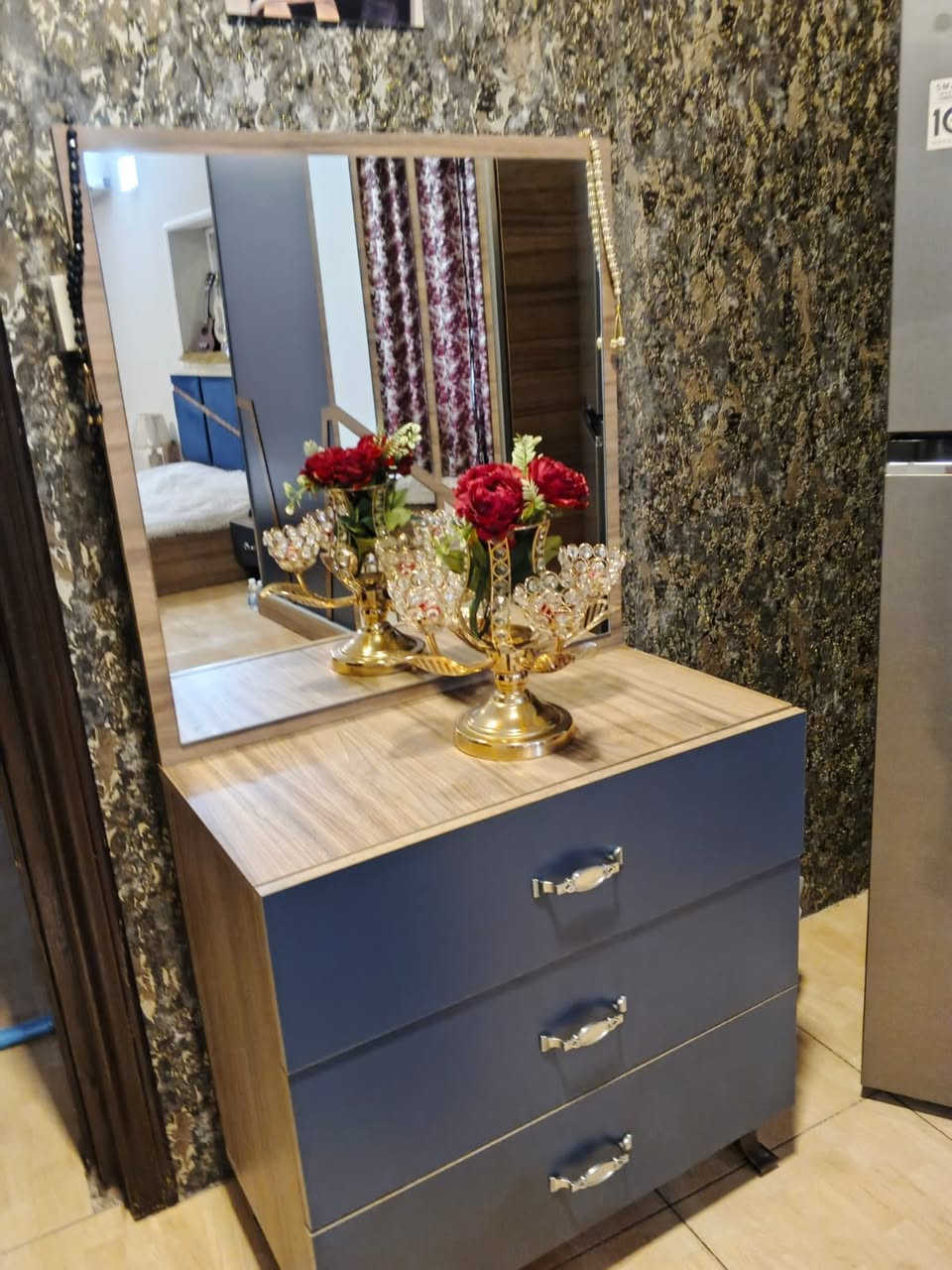 غرفه نوم للبيع 7قطع
كنتور 

جربايه

ميز تواليت

مرايا

طابوريه

 كومديات عدد2 

السعر ٦٠٠ 
الاستفسار الاتصال ع هذا الرقم 

***********
العنوان بغداد /حي البساتين
