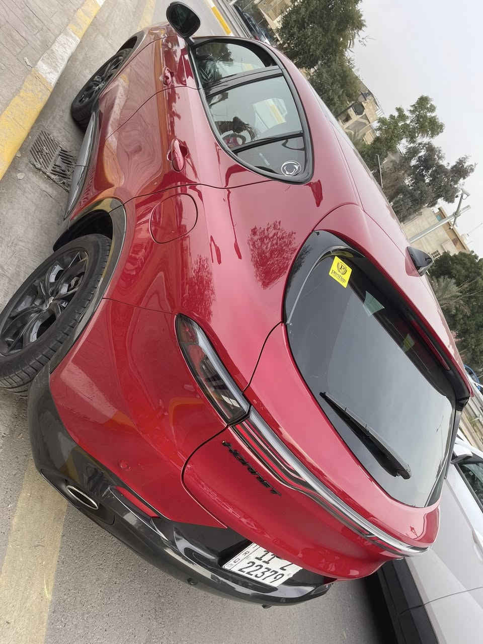 دوج هورنت  RT PLUS
2024
اعلى مواصفات تجي
محرك : 1.3 تيربو بقوة 288 حصان 
‏ (Plug-in Hybrid)
ممشى : 12 الف 
تمشي بالشحن الخارجي ٥٠-٦٠ كيلو
حادث بسيط جاملغ الامامي فقط ومصبوغ نفسه 
بدون شواصي او دواخل  /تعمير كله اصلي ودرجة اولى
بدون ايرباك فقط الجانبي/ تشتغل من اميركا
مواصفات : 
بانوراما
حساسات امامية+خلفيه
رادار امامي + خلفي
نقط عمياء
خروج عن المسار 
كامرات محيطية رادار
اوتو هولد
اوتو بایلوت 
كشنات كهرباء +تبريد+ تدفئة
شحن لاسلكي ( wireless )
شحن USB + type C
ويل حجم 18 بلاک ادیشن 
كشنات جلد احمر ار تی اصل 
شاشة حجم كبير + واي فاي ابل كاربلي
تبريد قطعتين بيانو
سبورت مود يتغير برمجة وصوت السيارة
تشغيل عن بعد 
دخول ذكي للأبواب 
بصمات عدد ٢ 
مرآة شفط 
جنطة كهرباء
بريكات بريمبو رياضي
شفتات ستيرن
خزن ميموري كشنات
سستم صوت هارمن كارديون
شاشة ملاحة / وغيرها من المواصفات
السعر المطلوب :- 180ورقة
مرقم بغداد كامل  بأسمي 
*********** واتس اب
