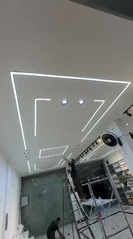 ⚡ فني كهربائي متخصص في التأسيسات الكهربائية ⚡
🔌 تنفيذ جميع أعمال الكهرباء بإحتراف:

تأسيس بوري _ تأسيس سيمنس

 محلات _ منازل _ شقق _ بنايات

🔥 أنظمة حديثة:

شبكات الإنترنت

كاميرات المراقبة

⚙️ تصميم و تنفيذ :

بوردات سيطرة عادية ومتطورة 

🛠️ صيانة - ترميم - تحديث شامل

📞 للتواصل: ***********
