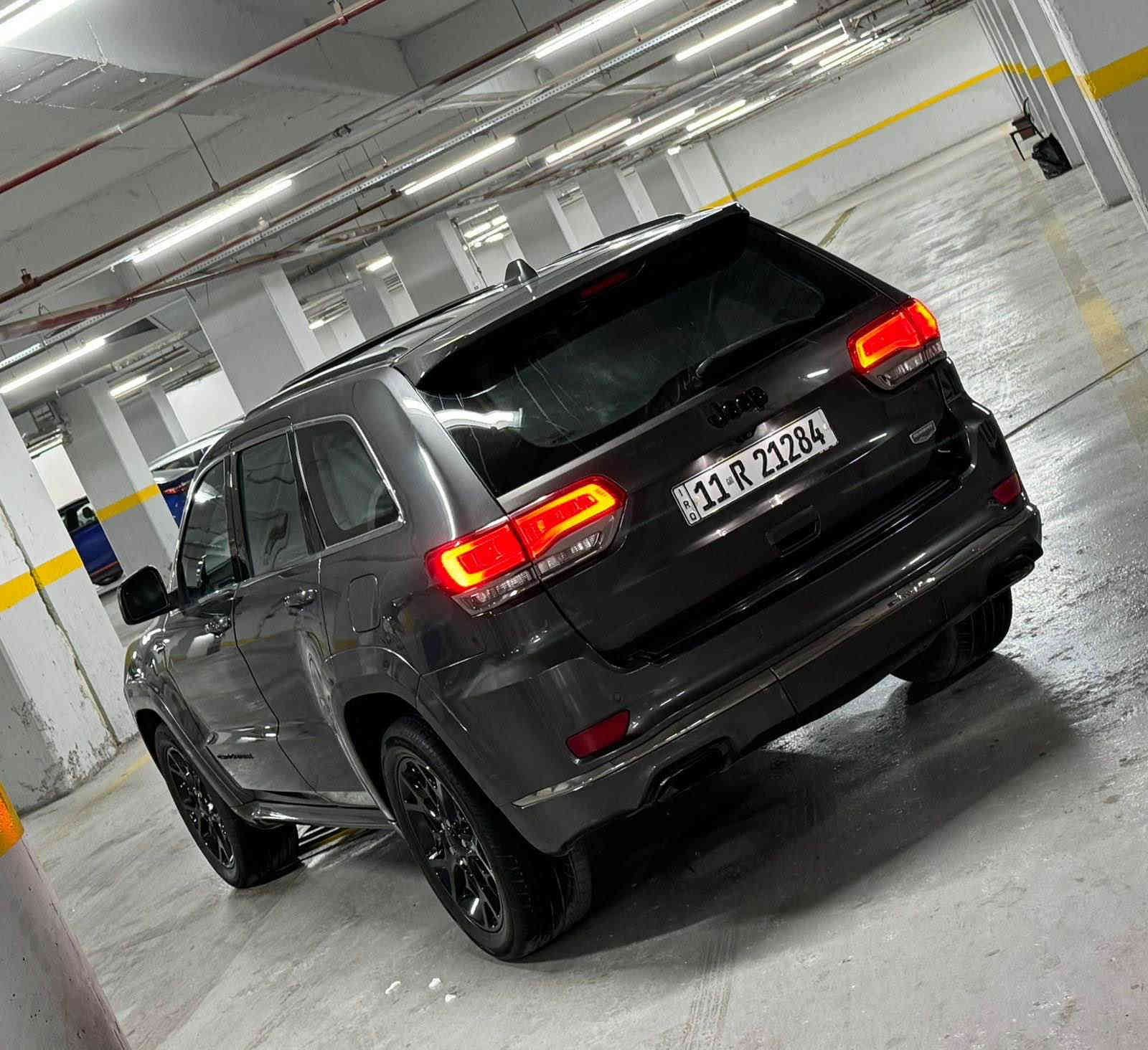 السلام عليكم 
جيب سومنت موديل 2015 
رقم بغداد مشروع وطني بسمي 
وارد امريكي بيها قطعتين تبديل نفس الون بلادي وقطعه صبغ 
ماشيه 80
محرك  ‏ 3600
فوول مواصفات للاخير ومعروفه مواصفات السومنت 
بانوراما 
رادار امامي وجانبي 
تحديد مسار 
اوتو ستوب  
مانع تصادم 
سماعات هارمن كاردن  ودمام خلفي 
رادار جانبي بالمري 
مري كهرباء وقلاب ع البك 
داخل كله جلد خياط  بلادي شركه 
تشغيل عن بعد 
لايت داينمك امامي يفتر ويه فره الستيرن 
حساسات امامي خلفيه 
توقف ذاتي عند الرجوع
نقاط عمياء 
صندوك خلفي كهرباء 
سعر 198 $$ وبيها مجال بصيط 
مكاني بغداد 
رقمي 
*********** بغداد
