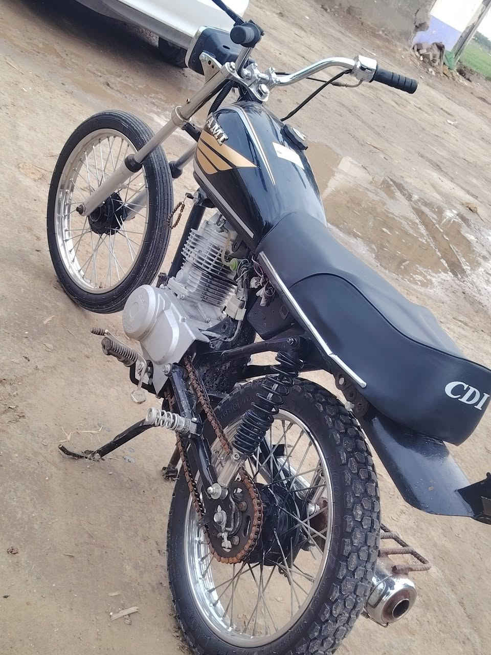 السلام عليكم دراجة كلك موديل ٢٠٢٢ ما معوزه برغي مكان عباسيه مكلف بلنشر الشراي يتصل *********** السعر 300وبيه مجال
