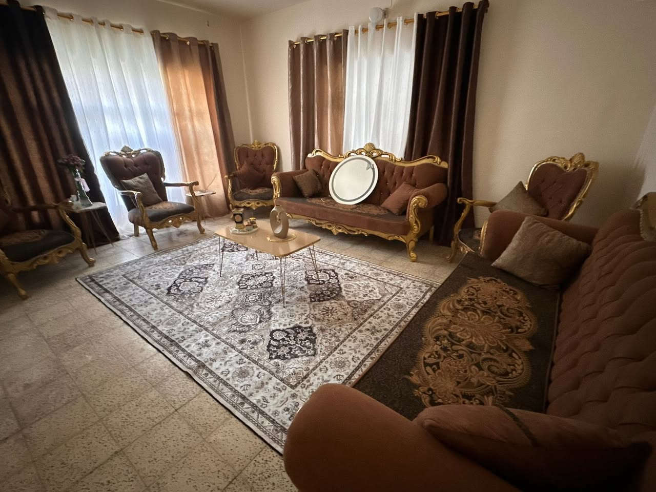 تخم زان تركي جديد ١٠ مقاعد 
اي عيب مابي مكان بغداد الكرخ  بعد نفق الشرطه السعر ٦٠٠ وبي مجال
واتساب ***********
