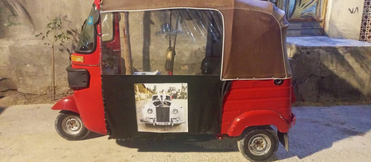 السلام عليكم تكتك للبيع موديل 2018  سنوية ورقم عربي تحويل ثاني يوم لاضربه ولا خياس بس دوس معمره عنوان بغداد الشعب حي البساتين *********** السعر ٥ ونص وبيه مجال
