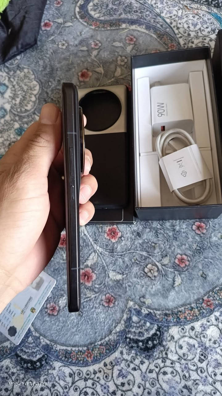 سلام عليكم
Xiaomi 13 Ultra
_ذاكره /256+12 نسخه عالميه
_معالج /Snapdragon 8 Gen 2
_كامرات / من شركة لايكا : خلفية رباعية 50+50+50+50 م.ب. / امامية 32 م.ب
_الجهاز نضيف ومكفول مداخل مصلح ولا مفتوح اجهاز _ملحقاته /كامله تجي تفحص ع كيفك 
_مكاني /بغداد المحموديه 
_السعر /600 وبي مجال للشراي 
الشاشه نضيفه مابيها اي شي بس هاي فقط لزكه 
الرقم *********** بي واتساب 
___________________تحياتي الكم_________________
