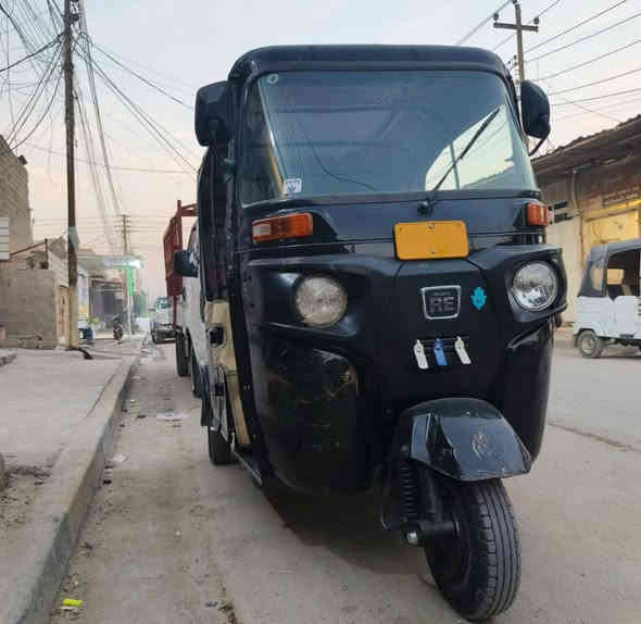 نعيد النشر بسبب الوعود الكاذبه 😏سلام عليكم تكتك للبيع رقم وسنويه بغداد ٢٠٢٢/٨/٨ بيه صفحه مرشوشه وبيه لغد بارد والباقي كفاله عامه حته دوسه بلاديه لاخياس ولاشي مكينه اكفله كفاله عامه عده التفيلس /مكانه حي النصر/ رقم. *********** سعره ٨. وربع وبيه مجال
