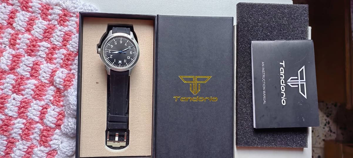 السلام عليكم للبيع التواصل خاص للاستفسار عن الاسعار وتفاصيل الساعات او على الرقم ***********.
