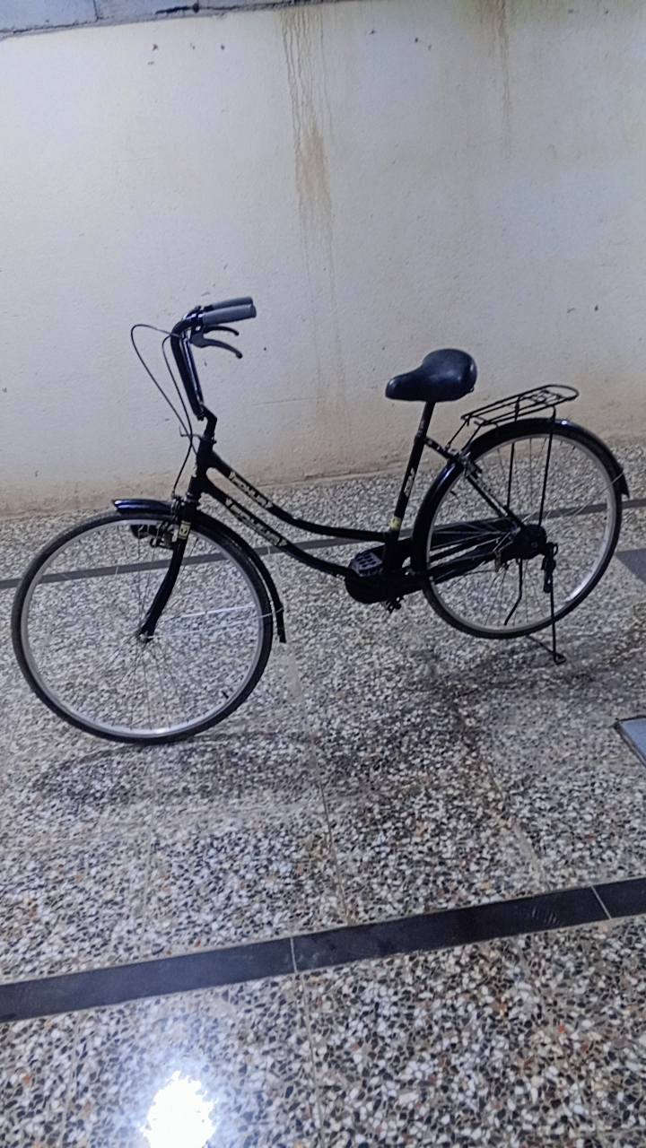 بايسكل سياحي للبيع نظافة 90 %  صار اسبوع من اشتريته و اريد ابيعه الي يحب يراسلني ، سعره 65 و بي مجال بسيط ، ام قصر شارع 6 / رقمي / ***********
