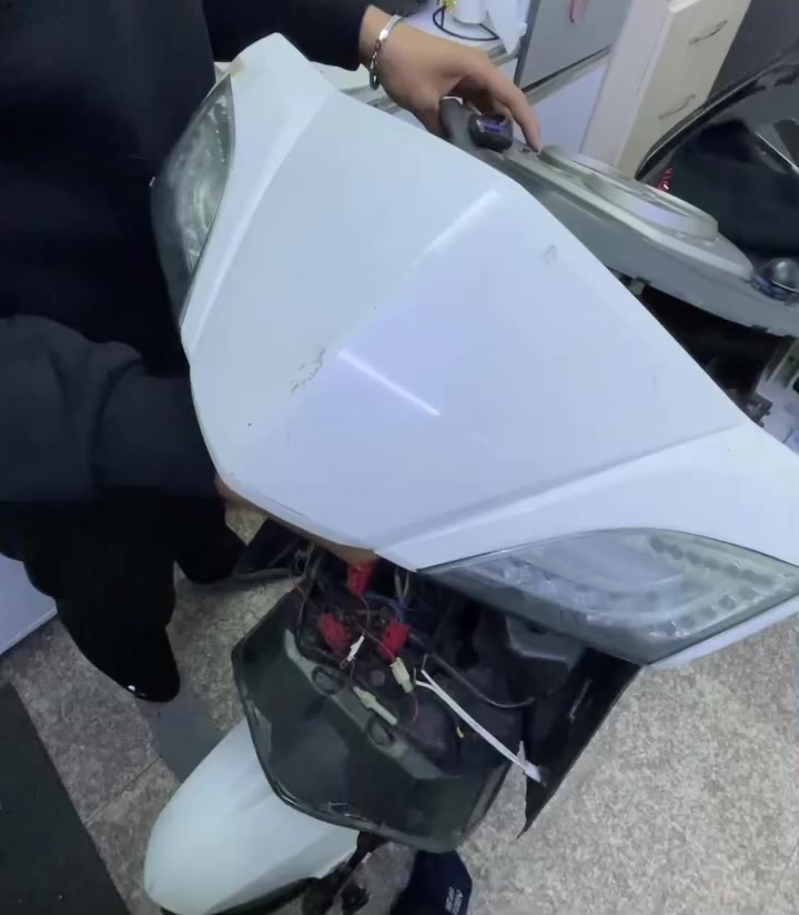 اشايدر لدات للبيع
مال فحل للبيع تواصل خاص او عل رقم ***********
