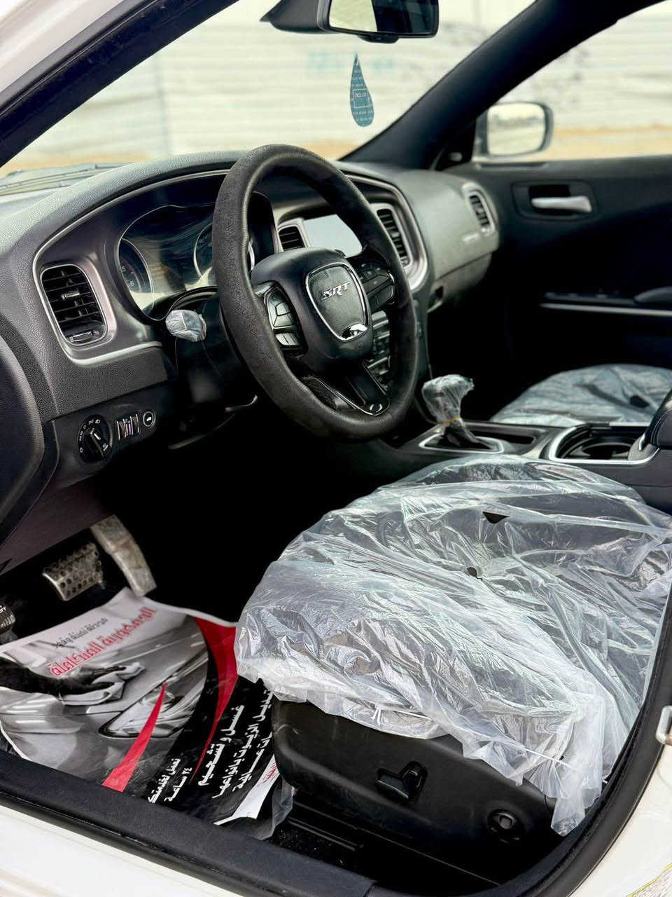 السلام عليكم دوج جارجر RT 5700هيمي 
موديل 2019 
رقم مميز✨
الحادث قطعتين فقط مصبوغات جاملغ وشوي من البنيد 
الموصفات:
فول ما عدا الفتحه 
سوبر تراك باك يعني سياره مو عادية
كشنات حضن كنتاره 
كشن كهرباء
شفتات ستيرن 
شاشة كبيره تدعم كار بلي 
تشغيل عن بعد 
كزوز SRT دبات سود بلاد 
بلكات ريسنك 
ولف حماوه ريسنك
ماشيه 70Km
ويل 20 هيلكات 
المري هيتر 
حساسات 
السعر 230 
تصال او واتساب؛؛ ***********
سياره مصروف عليها هواي وجاهزه من كلشي البصرة, العراق
