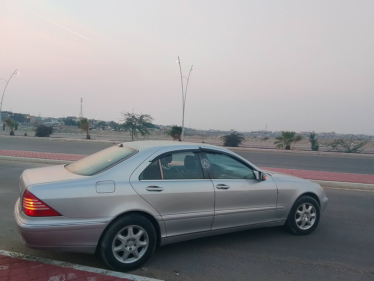 السلام عليكم
من رخصة الأدمن مرسيدس  موديل2000 

S320رقم بغداد انكليزي الجديد بسمي تحويل ثاني يوم 

العنوان البصرة

مواصفات

1_ بصمة⁩

2_محرك+كير مكفولات ‌

3_نظام دبلات لوي 

4_كروز سرعه

5_ سلايد رؤف طكتين ‌

7_تحكم ستيرن ‌

8_ ستيرن كهرباء ‌

9_ كشنات جلد كهرباء 

11_ كشنات خزن ميموري 3 وضعيات 

12_ لد بلادي ع اليدات الداخلية+ الاقدام‌

13 انارة ترحيب خارجية وداخلية ‌

14_شاشة اعطال💬

15_داخل جلد أسود نظافته 90 %

16_لايت لد نهار

17_شاشة بلادية على وضع الشركة 

18_ جام ازرق 

19_سيستم ايرباكات عدد 12⁩ 

20_تخم تاير جديد‌

21_اشاير بالمري حديث

22_ نظام ABS 

23_حساس مطر

25_كشنات هيترات امامي

26_بردة كهرباء

27 - لايت داينمك مع حركة الستيرن 

30 - صندوق شفط

31 مراية في الوسط كهرباء

32- مرايات جانبية شفط 

33 - فتحة سقف شغالة 

34- حساسات أمامية وخلفية 

35 تبريد خير من الله

السعر 110 للاستفسار ***********☎️***********
