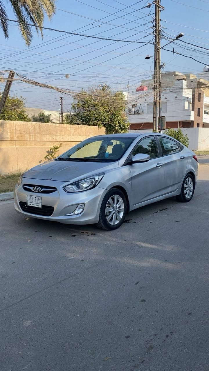 السلام عليكم اكسنت موديل 2013   خليجي حجم المحرك 1600 دوش سياره كفاله عامه كير محرك تبريد حداديه تاخم تأير
بدون صبغ كفاله رقم بغداد بكان سياره بغداد الكرخ حي حطين 
سعر  95  وبيها مجال *********** ,تصال
