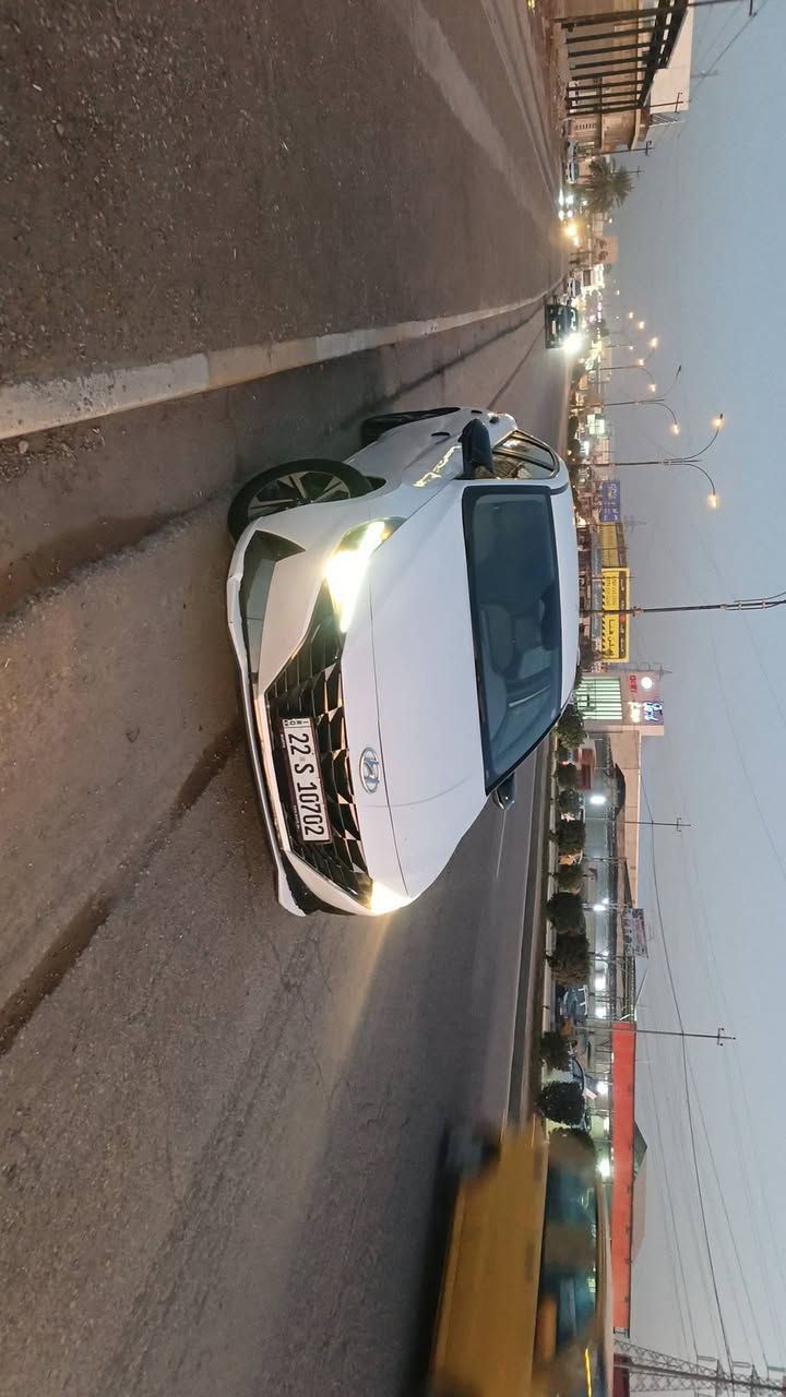 النترا موديل ٢٢ فول بس بدون سلايت صبغ قطعتين وبيها شوية بارد بل سقف بدون دواخل السيارة رقم اربيل  شرط التحويل ماشية ٢٨ الف ميل مكينة وكير شرط سيارة جاهزة
قيادة ذاتية 
كروز سرعة
شاشة وكاميرا
رادارات امامي وجانبي
فتح ذكي
اشارة ترحيب
صندوق ذكي
وبيها بعد موصفات سعر ١٣٠ بيها مجال شراي خابر على هذا الرقم ***********
***********
