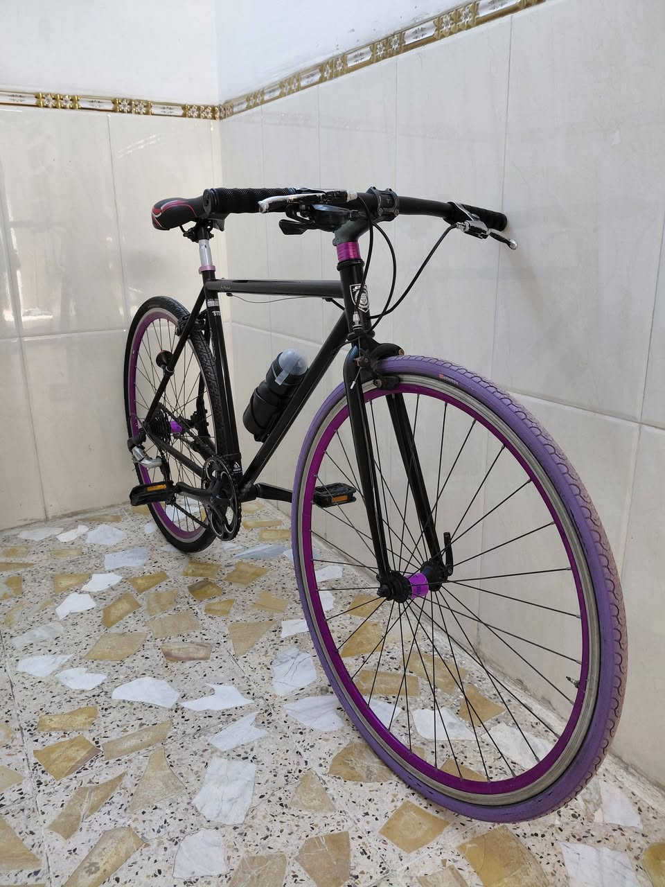 السلام عليكم ورحمة الله وبركاته
بايك موديل سي 700

باله ياباني النضافه فول وضع حاويه

ارتفاع الفريم حجم ٢٨ 

  سستم كامل شيمانو 

قطعه فول تزويد مفوله 

يدات سحب دفع شيمانو اصلي ماركه

فول موصفات عكرب ماركه 

قطعه روعه وضع شركه

ويل طبقتين مختم ماركه 

فول ختم شركه موصفات 

كير 7 شغال سستم كامل 

عنوان بغداد منطقة الحبيبيه

هاتف                《 *********** 》

الاستفسار واتساب
