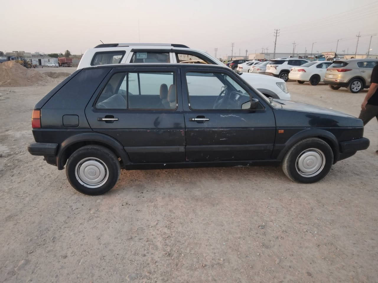 سلام عليكم كول عضم 1991سياره بلاديه تخم تاير صدر جديد كهربائيات كلها شغاله تبريد فقط كمبريسر وكفت عدي قبل كم يوم سنويه بسمي ل2028 سعر 35وبيها مجال ***********
